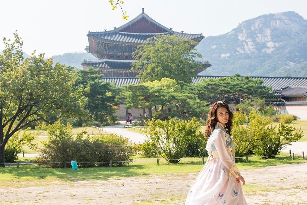 luna maya mirip suzanna