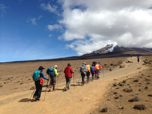 mendaki gunung kilimanjaro