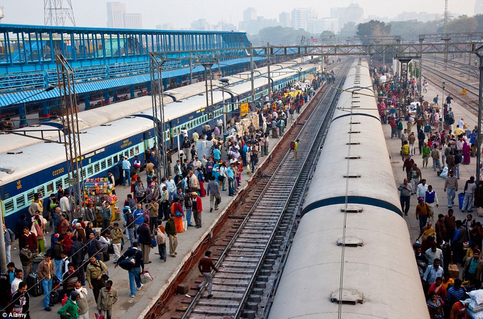semrawutnya kereta api di india
