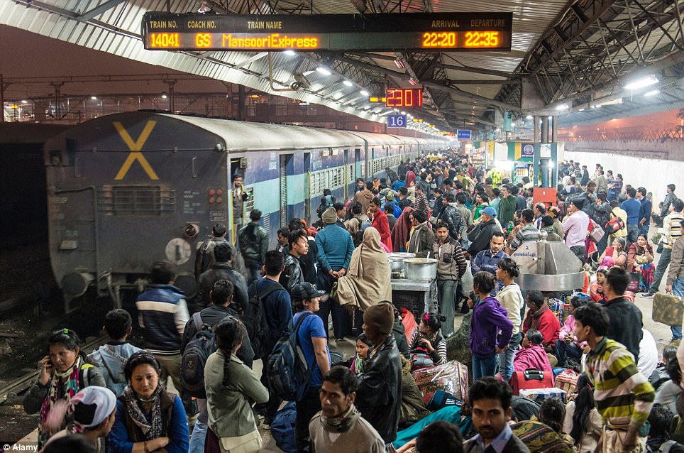 semrawutnya kereta api di india