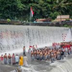 pengibaran bendera merah putih