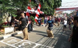 sejarah lomba balap karung