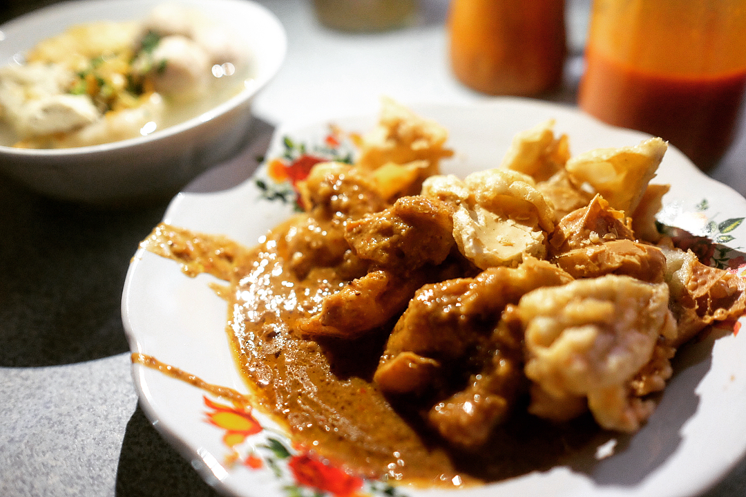 Belum Sah Jalan-jalan ke Bandung Kalau Belum Coba Makan 9 Kuliner Ini