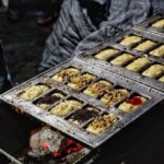 Belum sah jalan-jalan ke Bandung kalau belum coba makan