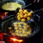 Belum sah jalan-jalan ke Bandung kalau belum coba makan