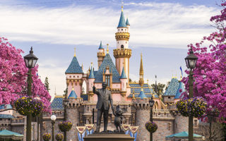 destinasi rekreasi disneyland