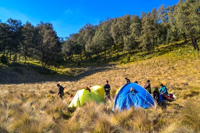 gunung lawu angker