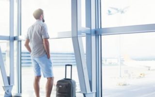 Pakai Celana Pendek, Penumpang Saudi Arabian Airlines Dilarang Terbang arabian airlines