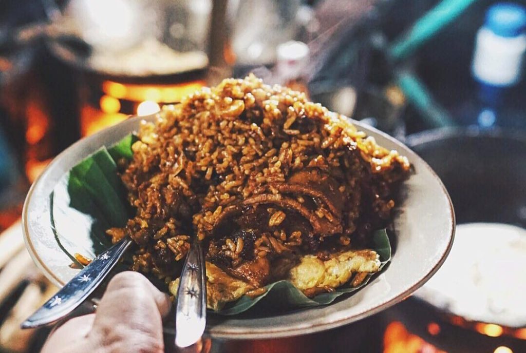 6 Kuliner Tengah Malam Semarang, Mulai dari Angkringan ...