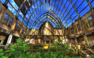 spot foto seram di bali