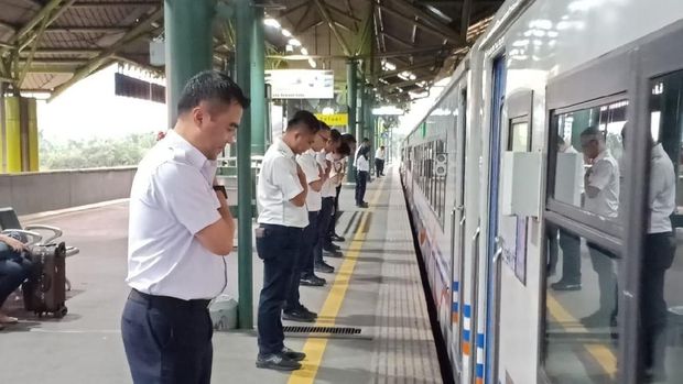 gestur menghormati kereta