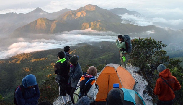 gunung lawu angker
