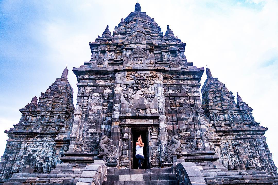 contoh foto instagramable Candi Sewu Spot Instagramable Dekat dengan Candi Prambanan