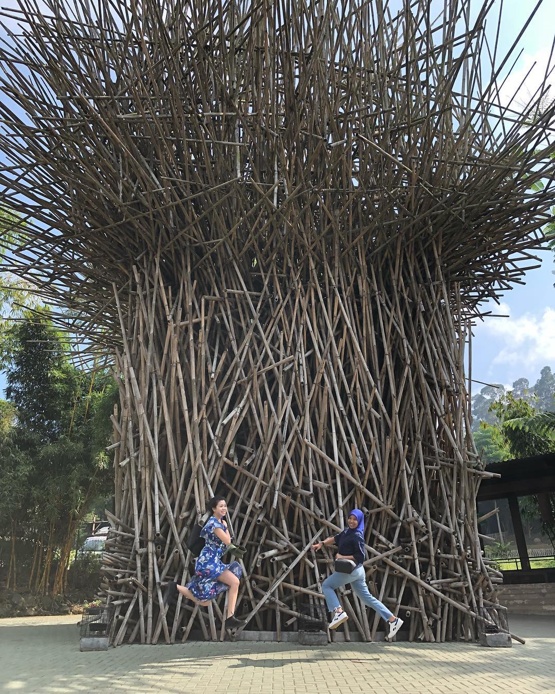 Dusun Bambu Family Leisure Park Destinasi Bandung untuk 