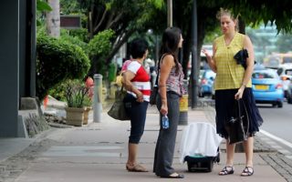 7 Tip Berkomunikasi di Negara Asing Tanpa Gadget tip berkomunikasi di negara asing