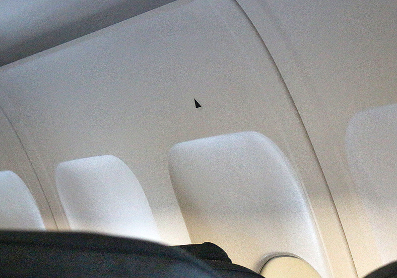 arti simbol segitiga di pesawat