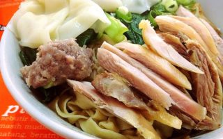 Santap Nikmat Mie Lebar Ayam Garam 21 di Kelapa Gading, Jakarta Utara mie lebar ayam garam
