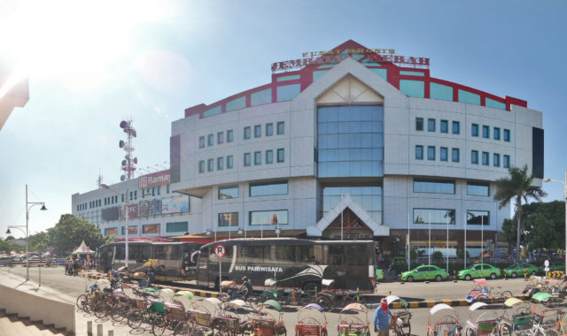 tempat wisata belanja di surabaya