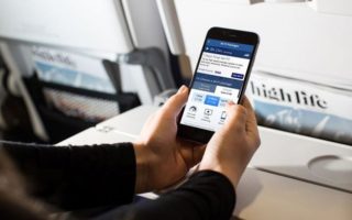 memakai wifi saat pesawat mengudara