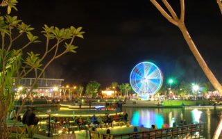 spot foto malam di surabaya