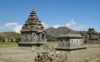 Sejarah Candi Dieng, Kompleks Candi Tertinggi di Indonesia sejarah candi dieng