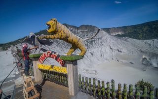 Gunung Tangkuban Perahu Erupsi, Tak Ada Wisatawan yang Terluka