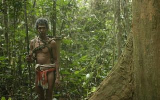 7 Suku Pedalaman di Indonesia yang Tak Terjamah Modernisasi suku pedalaman di indonesia