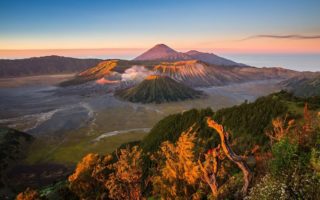 4 Gunung untuk Upacara Kemerdekaan Paling Aman, Rekomendasi PVMBG gunung untuk upacara