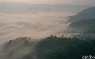 negeri atas awan