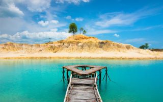 Danau Biru Bintan, Oase Indah di Gurun Pasir Kepulauan Riau danau biru bintan
