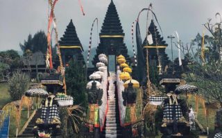 Pura Jagatkarta, Pura Terbesar Kedua di Indonesia yang Ada di Bogor pura terbesar di indonesia