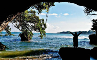 Pantai Karangbolong, Pesisir Indah Berbalut Misteri di Ujung Pulau Jawa pantai karangbolong anyer