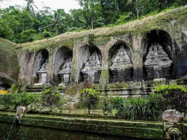 Tempat Pertapaan Prasada Gunung Kawi Di Bali Dibangun Oleh