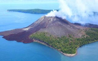 erupsi gunung krakatau
