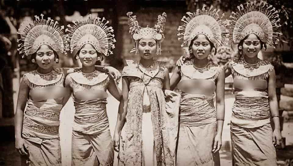 Pakaian Adat Bali, Dahulu Wanita Bali Tidak Pernah Memakai