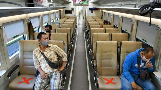 syarat naik kereta api