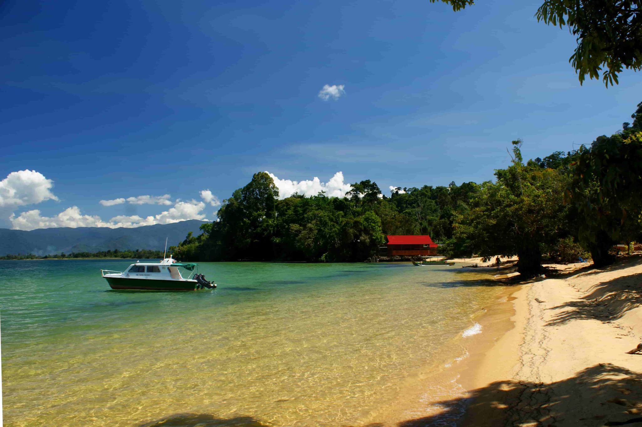 Danau Poso di Sulawesi Tengah, Danau Terbesar Ketiga yang Melegenda