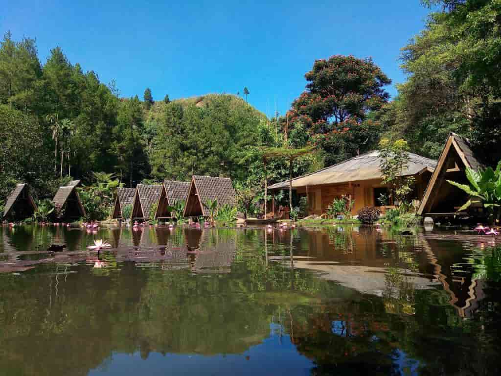 Imah Seniman Resort, Resto, and Gallery