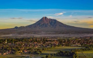 3 Fenomena Alam Aneh di Gunung Merapi Menjelang Erupsi Dahsyat fenomena alam gunung merapi