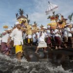 kenapa hindu di bali berbeda dengan hindu di india